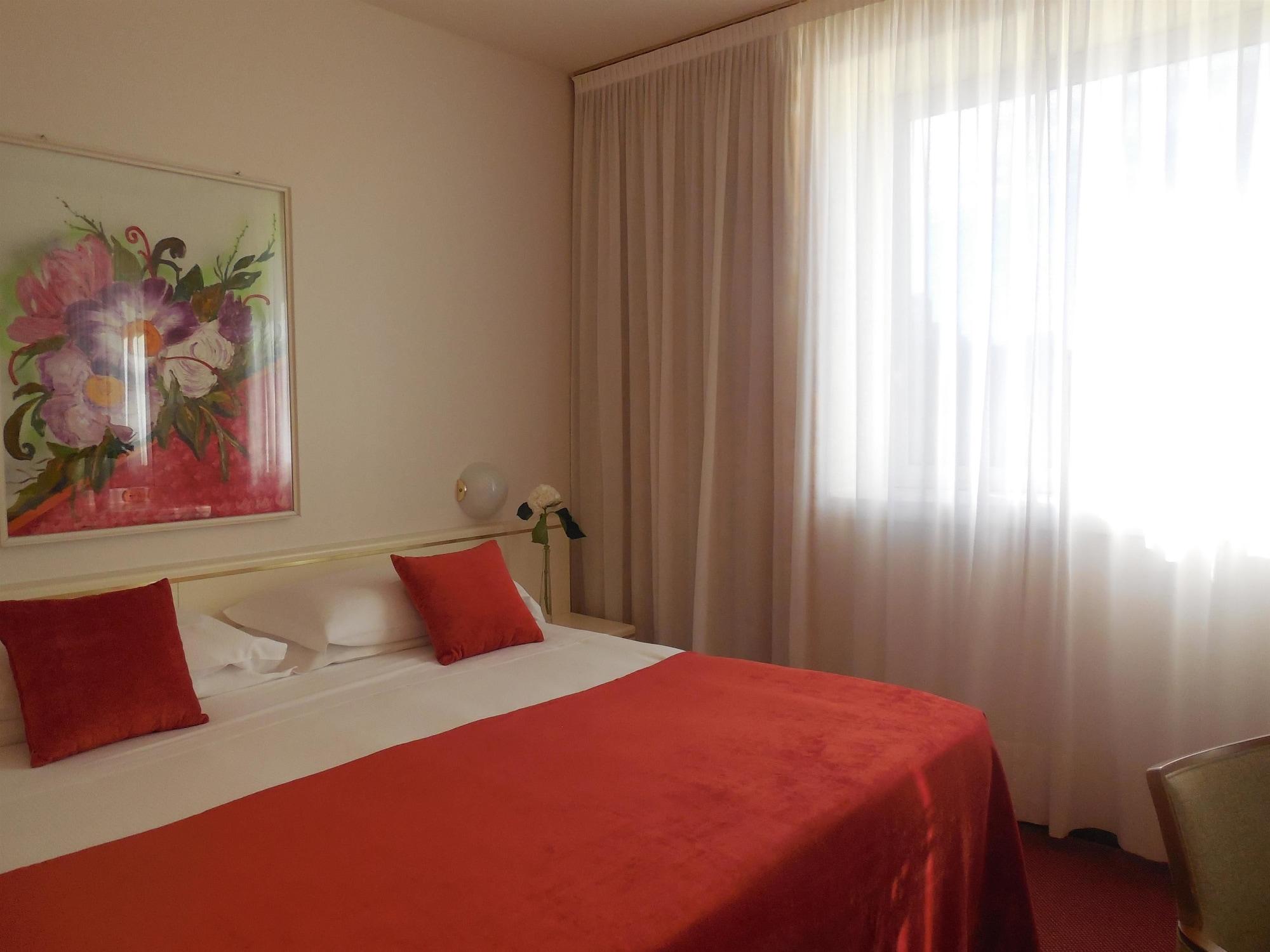 Starhotels Cristallo Palace Hotell
