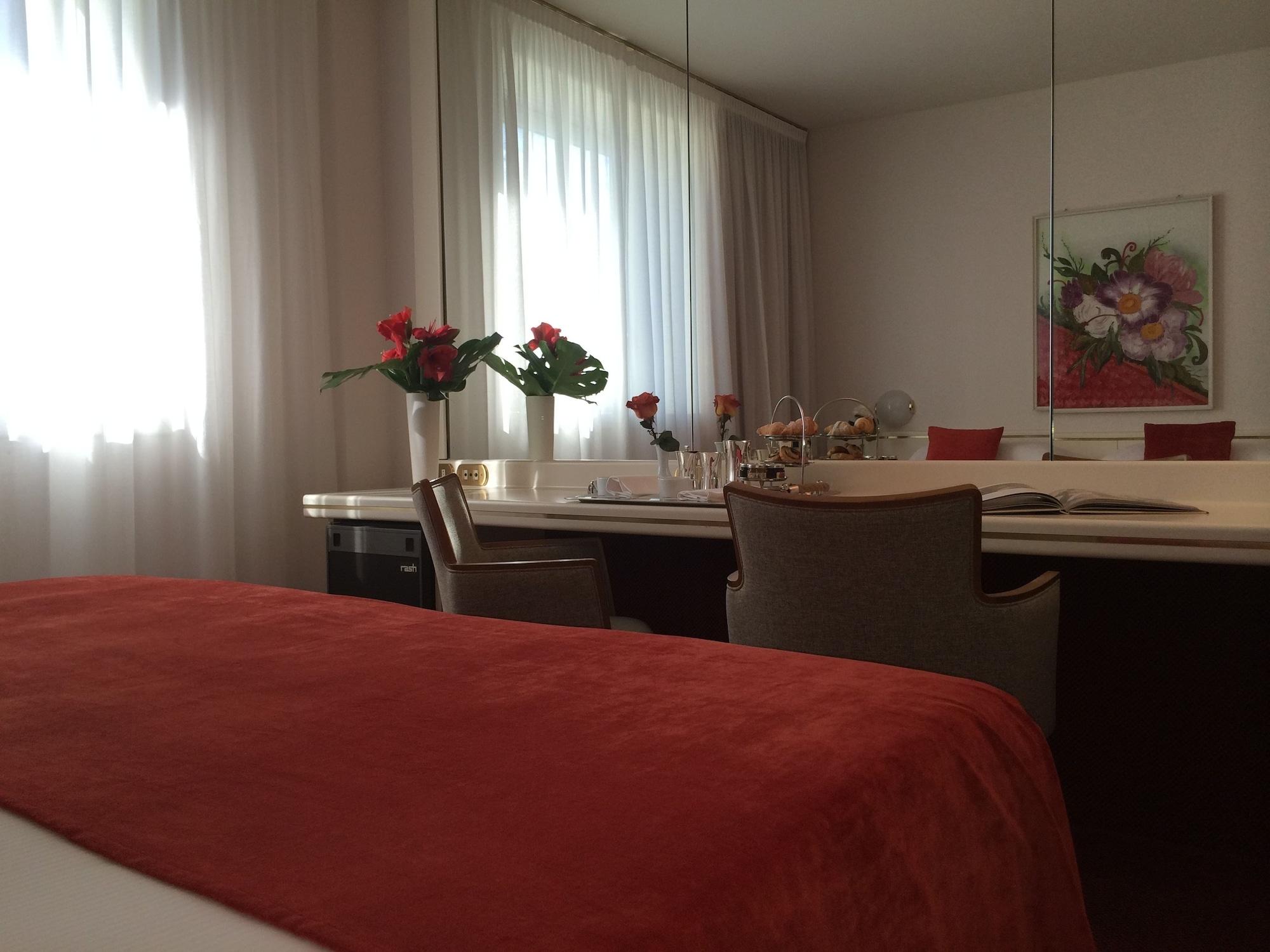 Starhotels Cristallo Palace Hotell