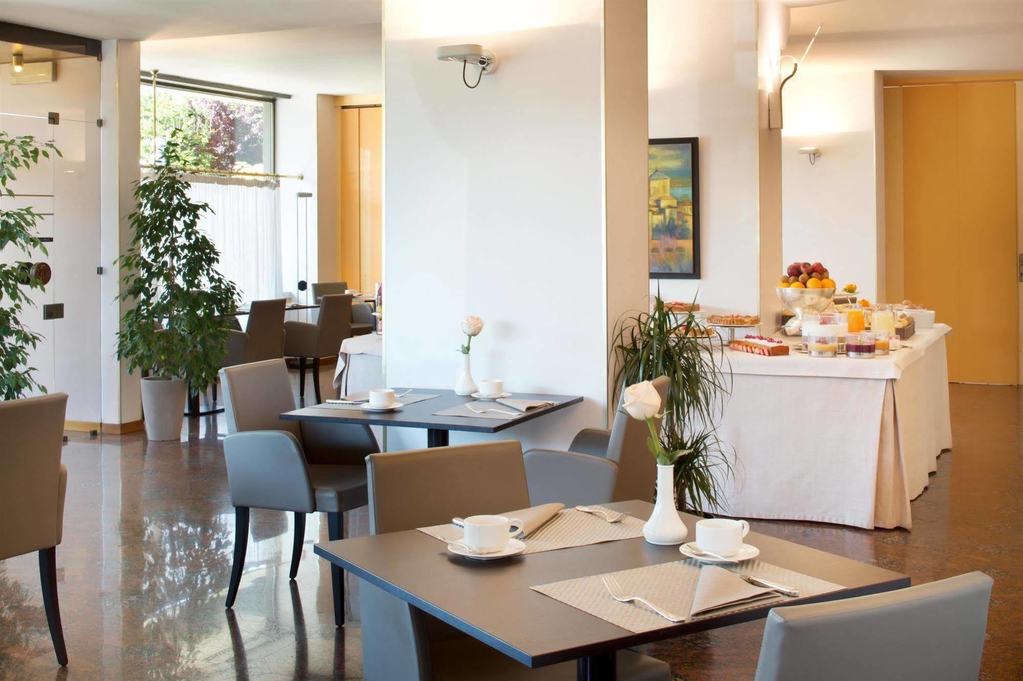 Hotell Starhotels Cristallo Palace